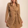 ​A​bito elegante ​a chiusura ad incrocio Denver​, marrone chiaro