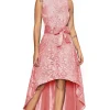 Abito elegante mini smanicato con bellissimo pizzo Suzan, rosa