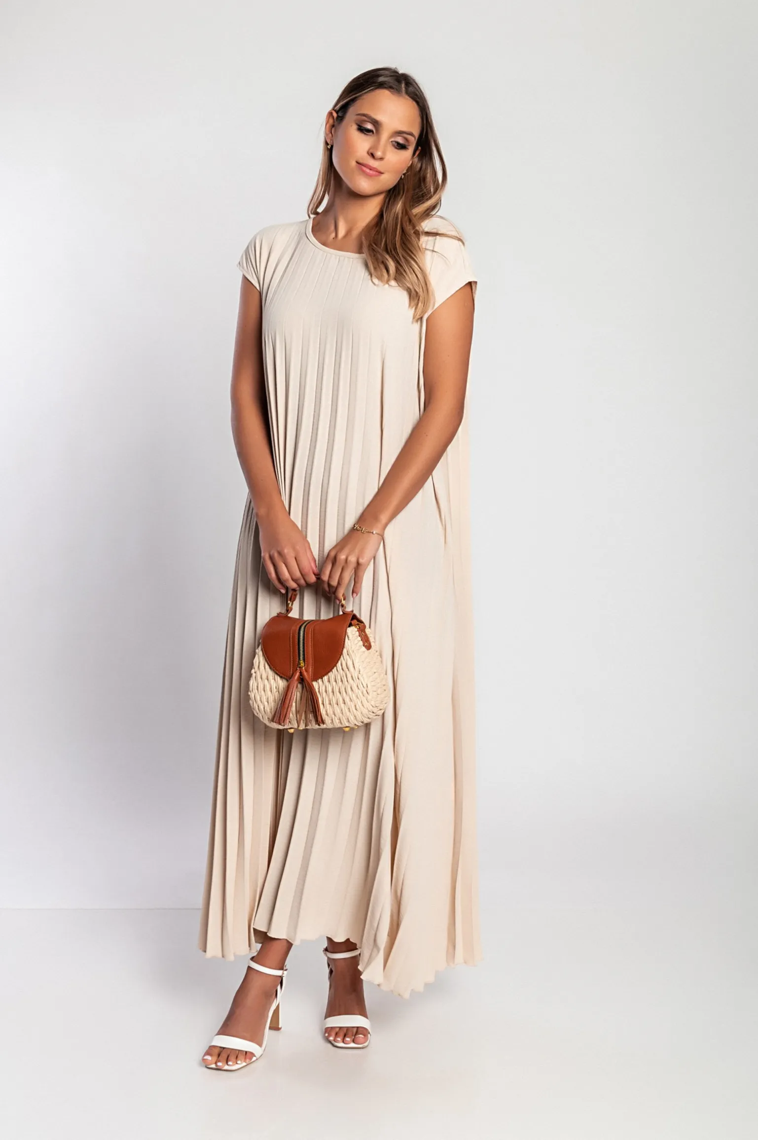 Abito lungo plissettato, beige