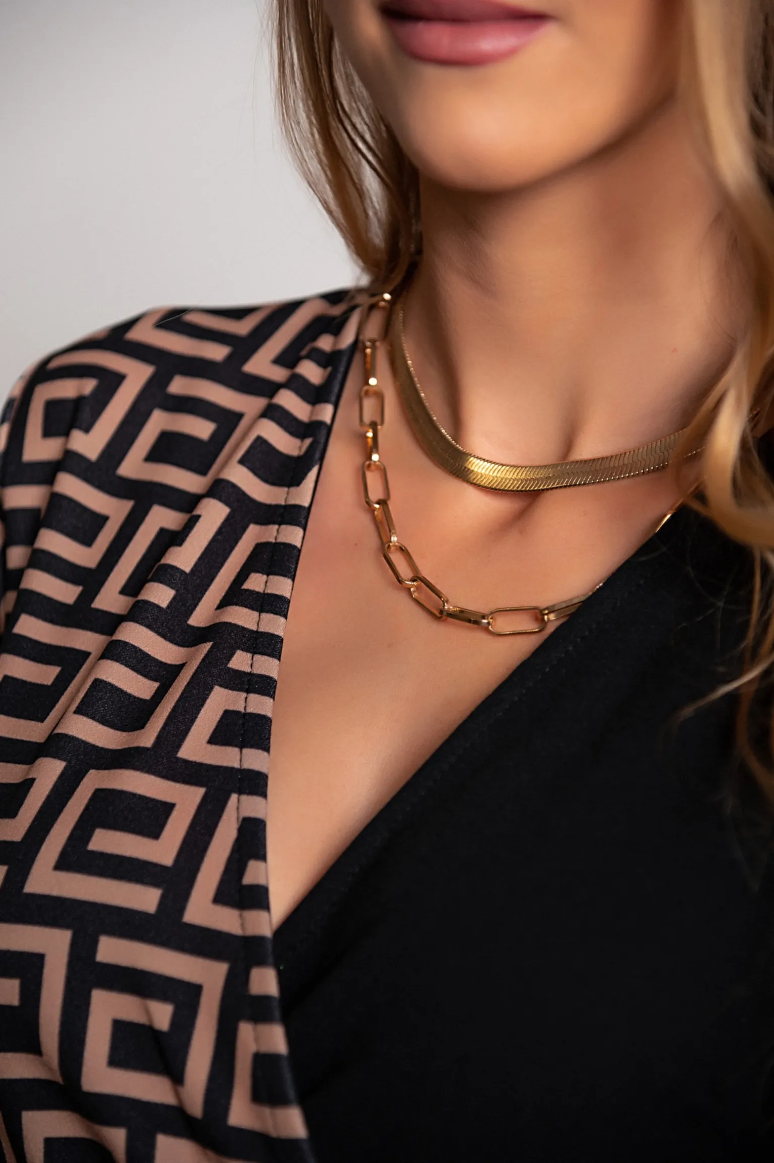Abito midi elegante con stampa geometrica Melva, nero
