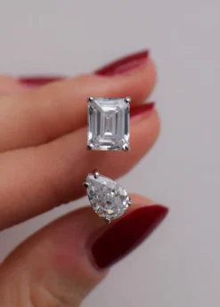 Anello in argento con strass, colore argento