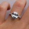 Anello in argento con strass, colore argento.