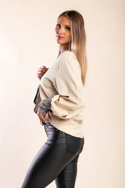 Blusa elegante con stampa leopardata Polina, beige
