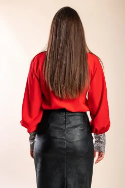 Blusa elegante con stampa leopardata Polina, rossa