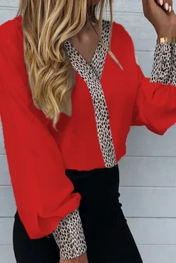 Blusa elegante con stampa leopardata Polina, rossa
