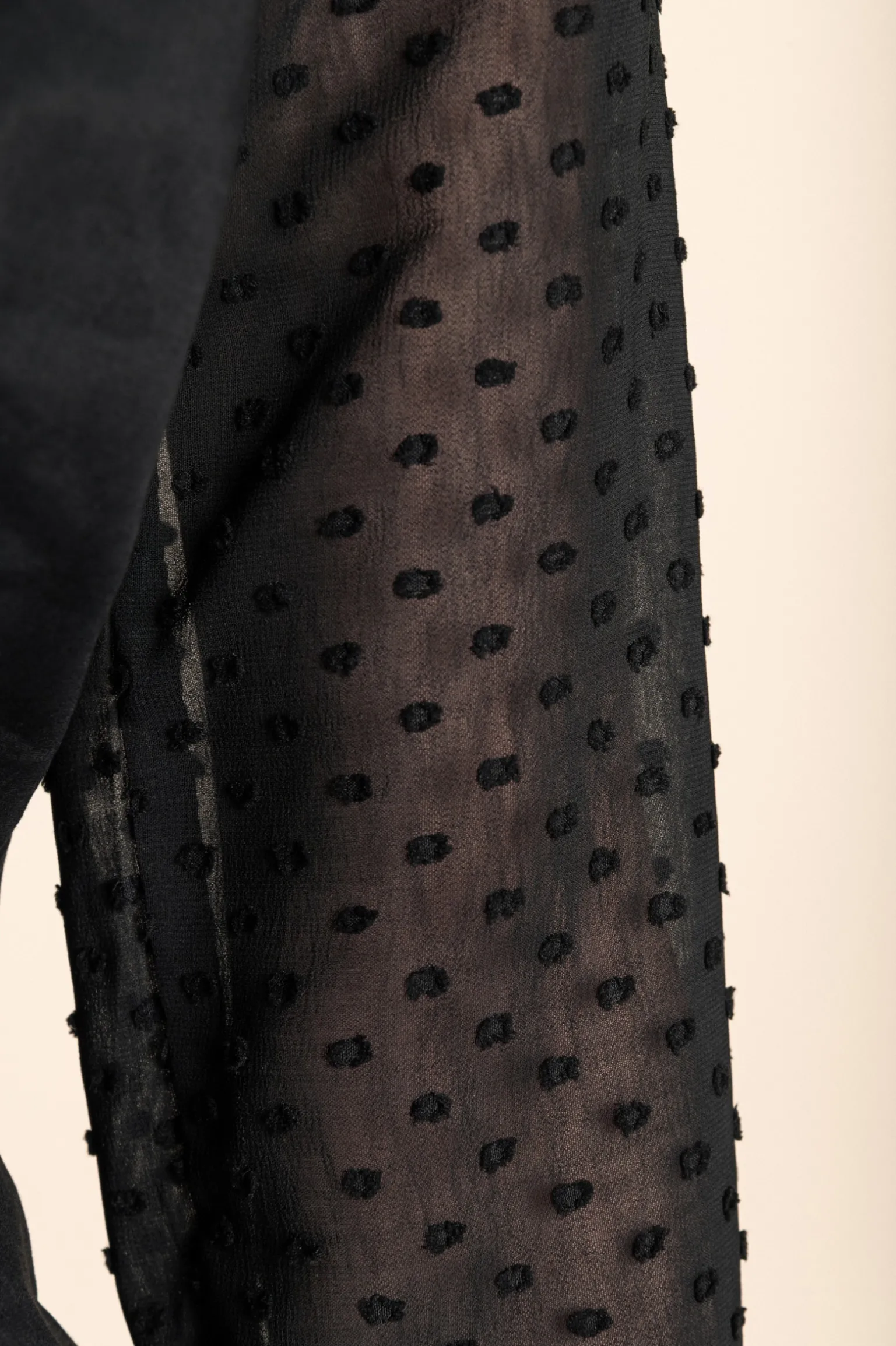 Camicetta con maniche trasparenti, colore nero