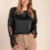 Camicia elegante a maniche lunghe con inserti in pizzo e collo tondo Senternada, nera