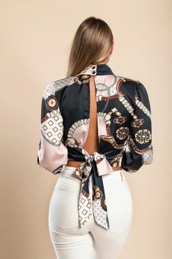 Camicia elegante con collo alto e maniche a campana  Diezma, nero - rosa