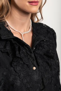 Camicia elegante con ricami e balze Laroya, nera