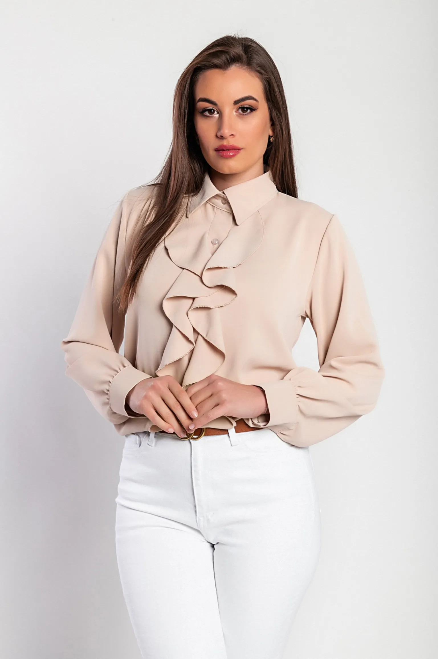 Camicia elegante con volant, colore beige