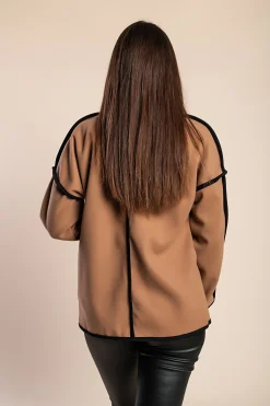 Cappotto corto elegante, color cammello