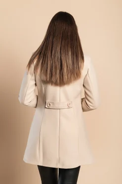 Cappotto elegante con bottoni, beige