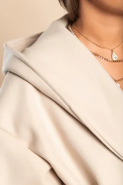 Cappotto elegante con cappuccio, beige