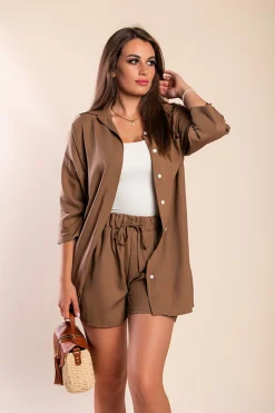 Completo camicia e shorts in lino, cammello