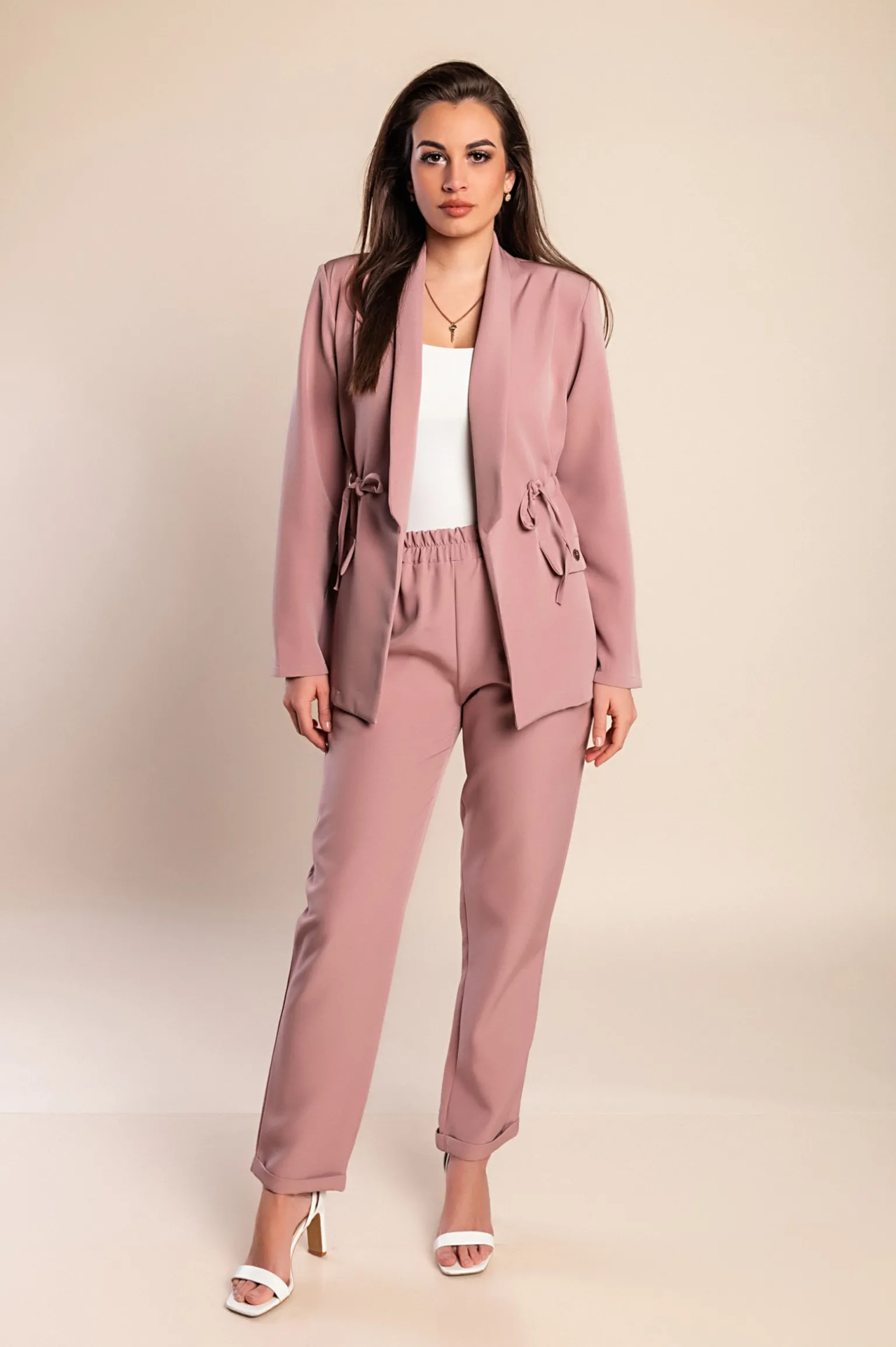 Completo elegante blazer e pantaloni, rosa chiaro