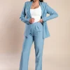 Completo giacca e pantaloni eleganti, di colore azzurro