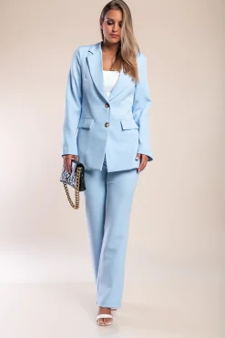 Completo giacca e pantaloni eleganti, di colore azzurro
