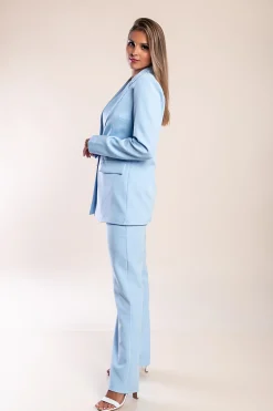 Completo giacca e pantaloni eleganti, di colore azzurro