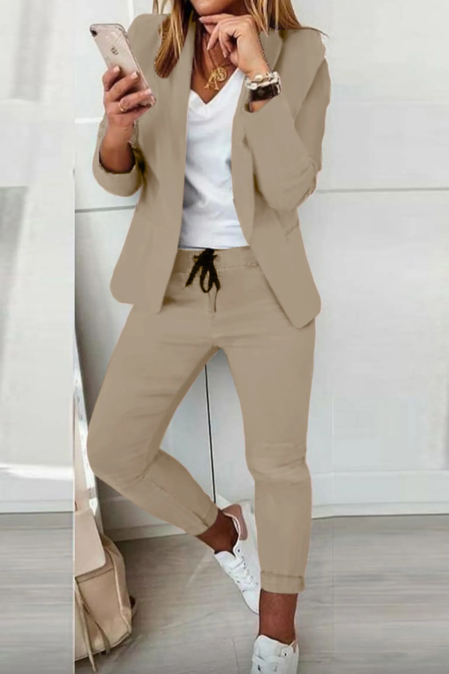 Completo pantalone e blazer elegante Estrena, beige