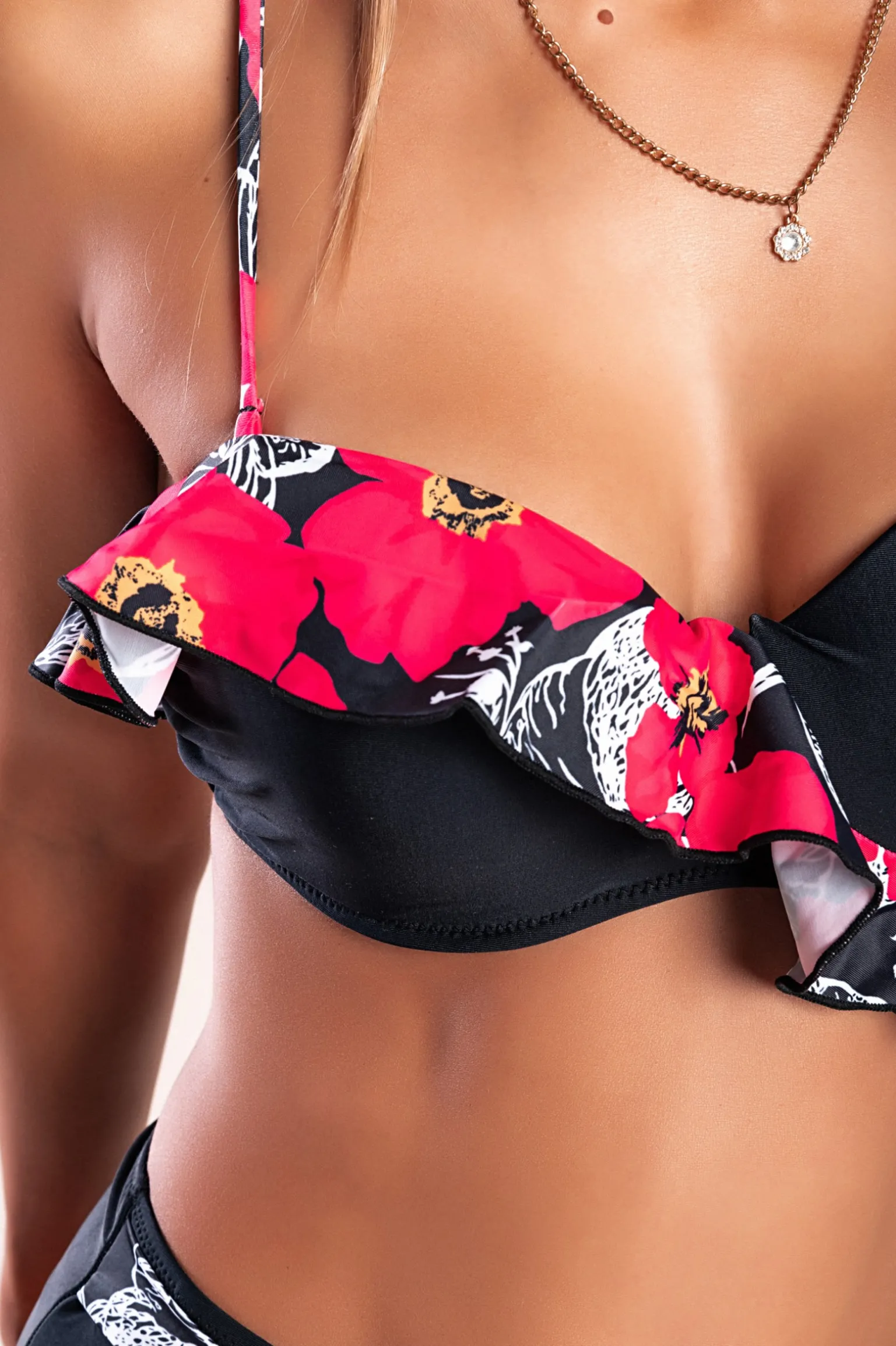 Costume due pezzi con stampa floreale, nero