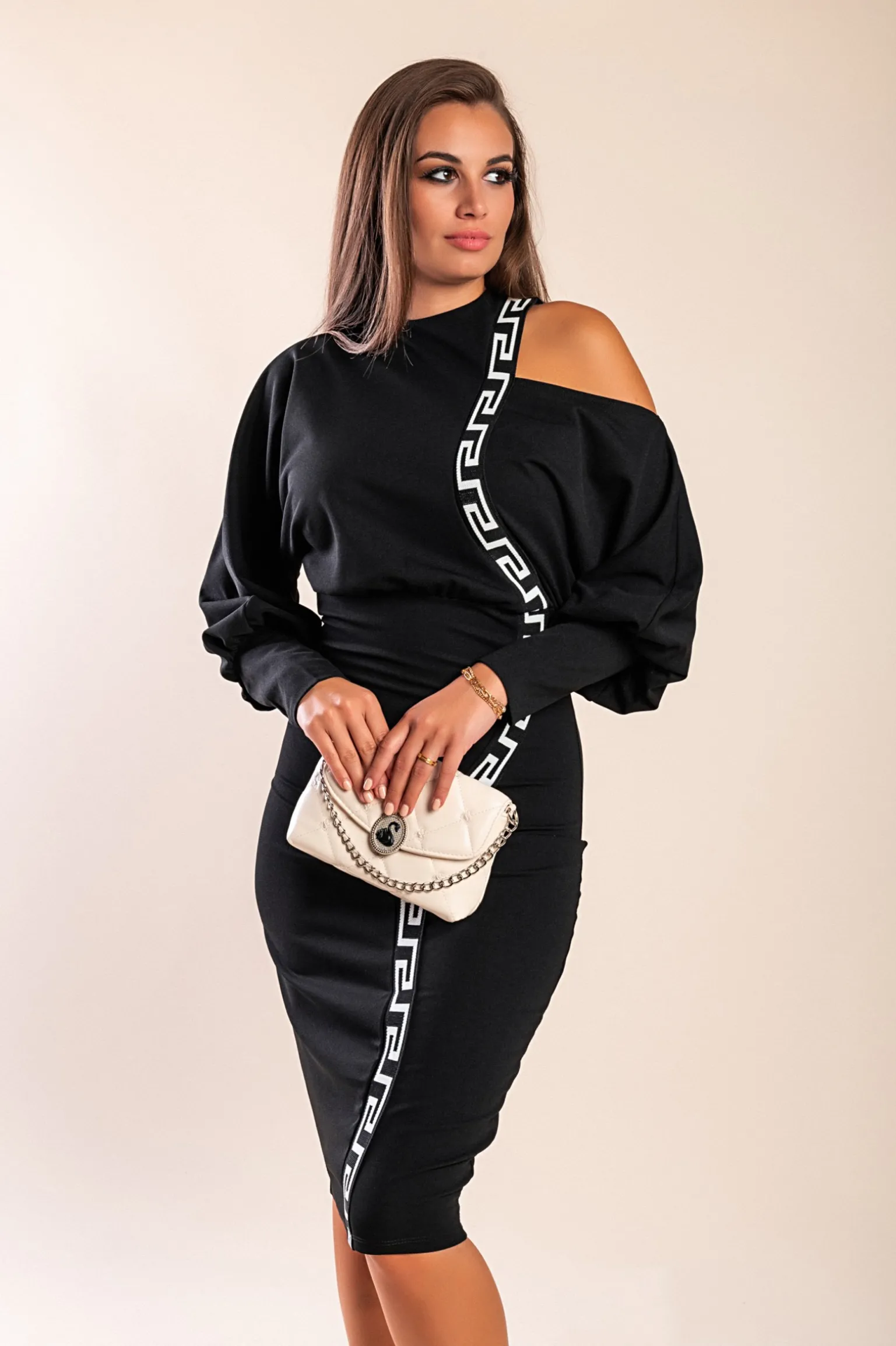 Elegante abito midi con stampa geometrica, nero