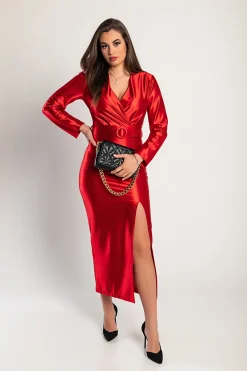 Elegante abito midi in simil raso, rosso