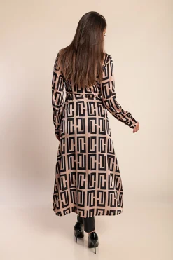 Elegante camicia lunga con stampa geometrica, beige