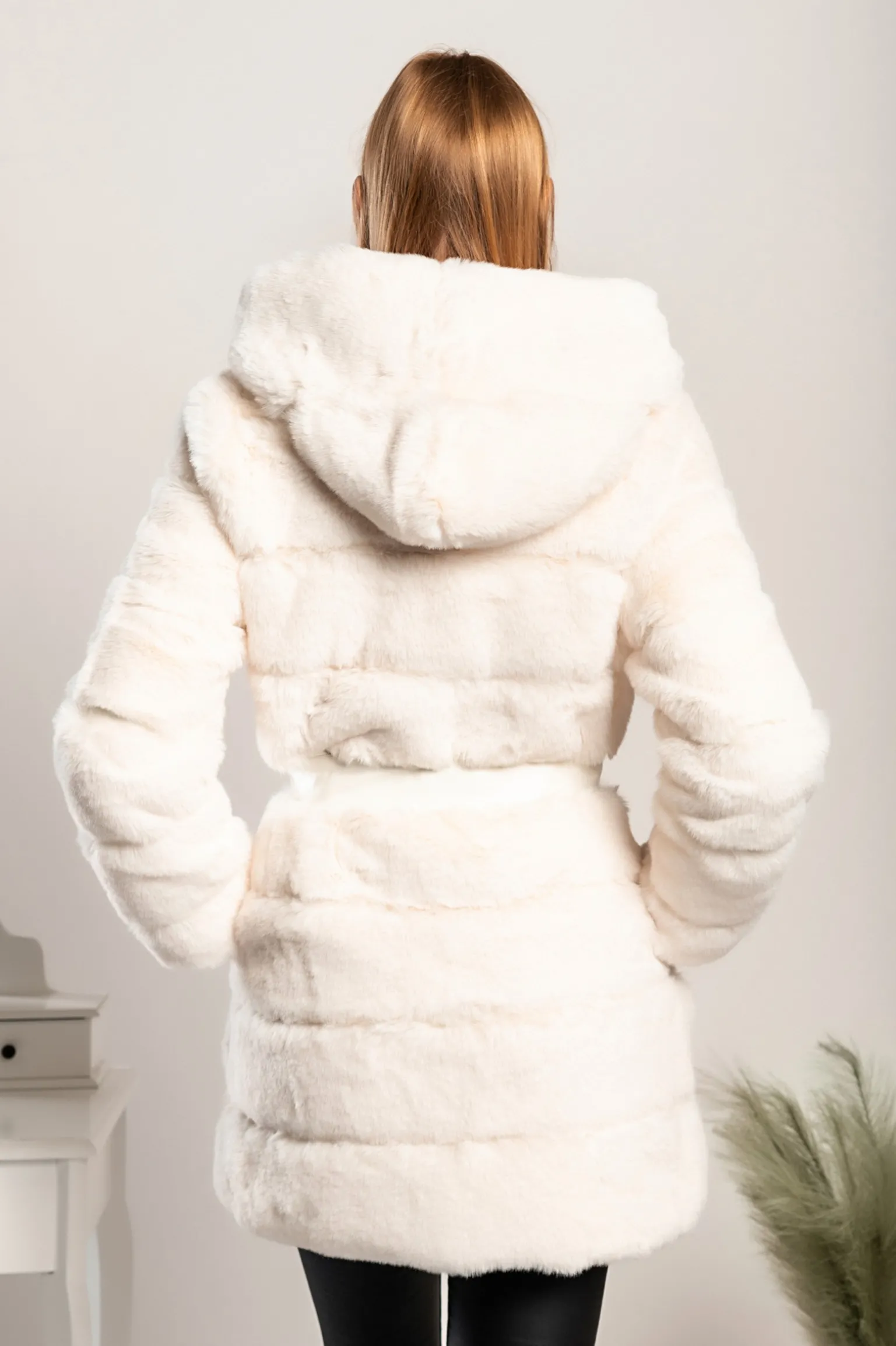 Elegante cappotto in pelliccia sintetica Millene, bianco