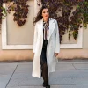 Elegante cappotto lungo con bottoni, bianco