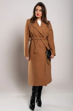 Elegante cappotto lungo con bottoni, color cammello