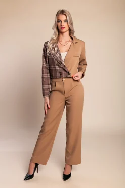 Elegante completo blazer e pantaloni con stampa a quadri, cammello