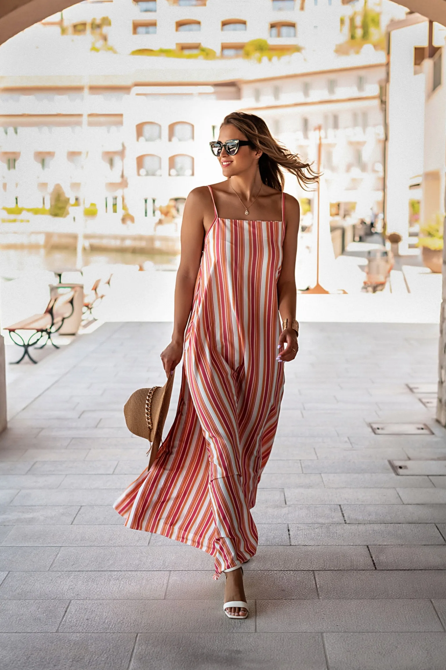 Elegante maxi abito con stampa a righe, multicolor