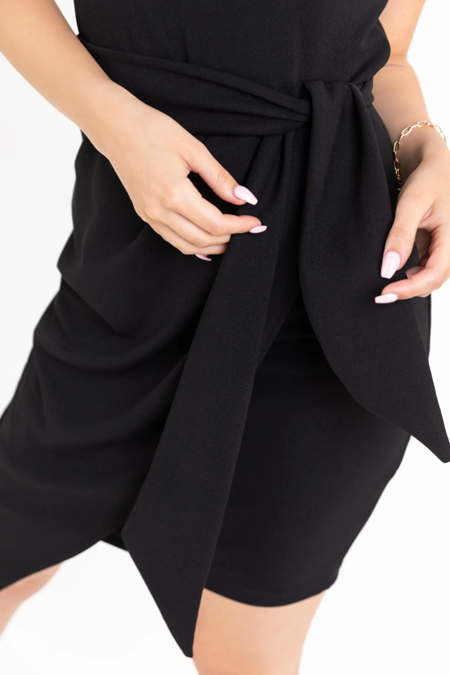 Elegante mini abito con cintura e gonna ad incrocio Ireland, nero