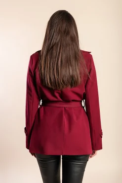 Elegante trench corto con bottoni, bordeaux