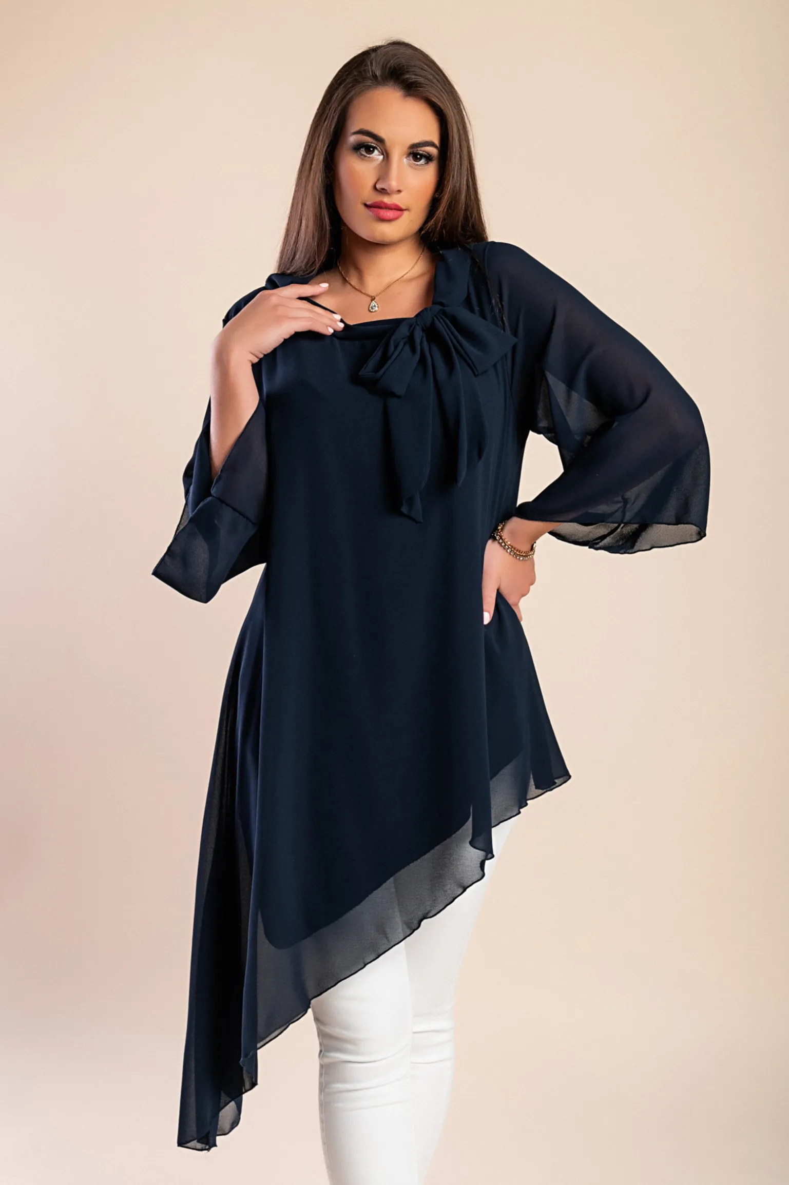 Elegante tunica traslucida con fiocco decorativo Ginette, blu scuro