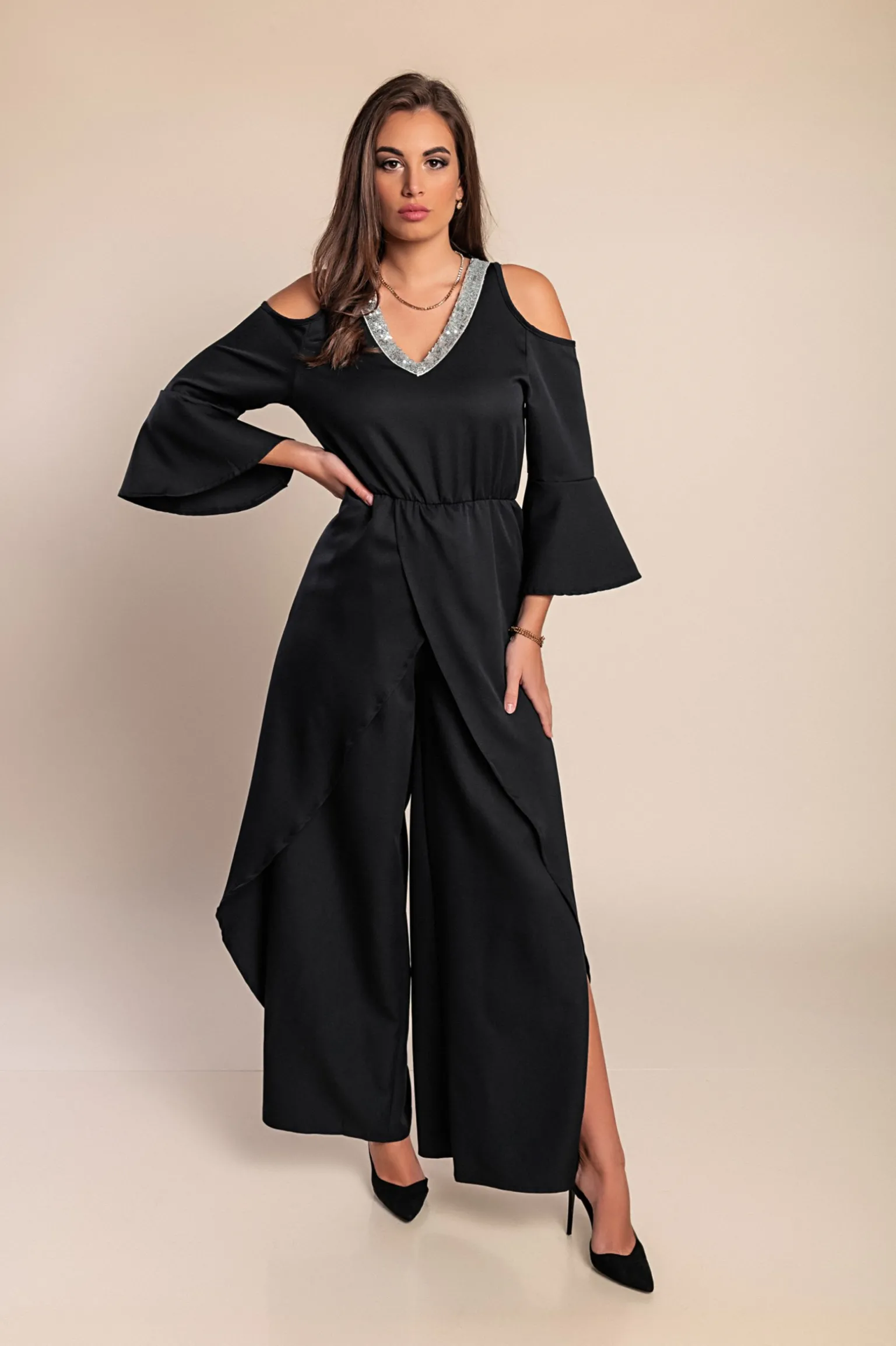 Elegante tuta con paillettes, nera