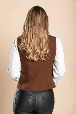 Gilet elegante con bottoni 8931, marrone