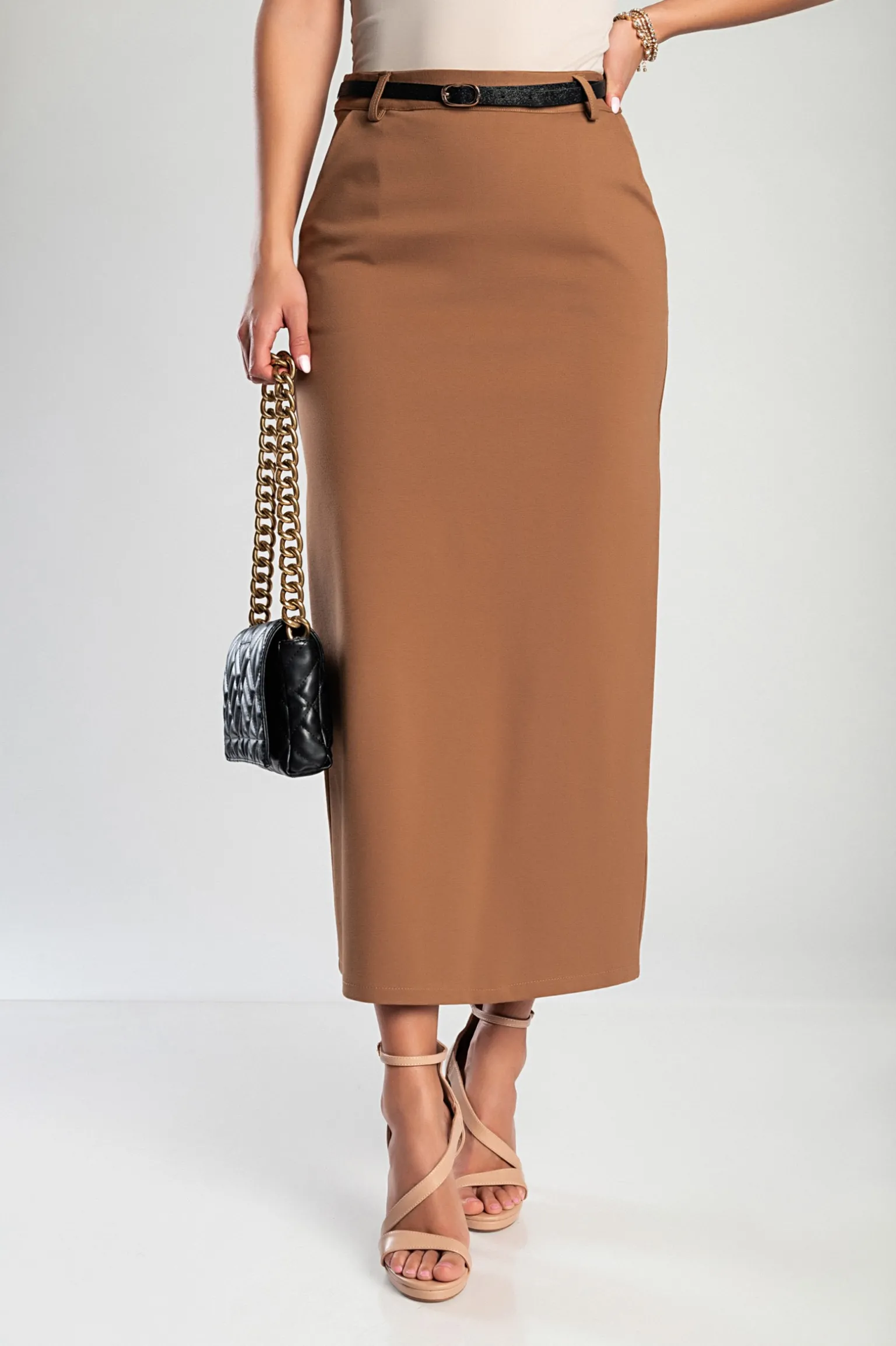 Gonna midi elegante, cammello