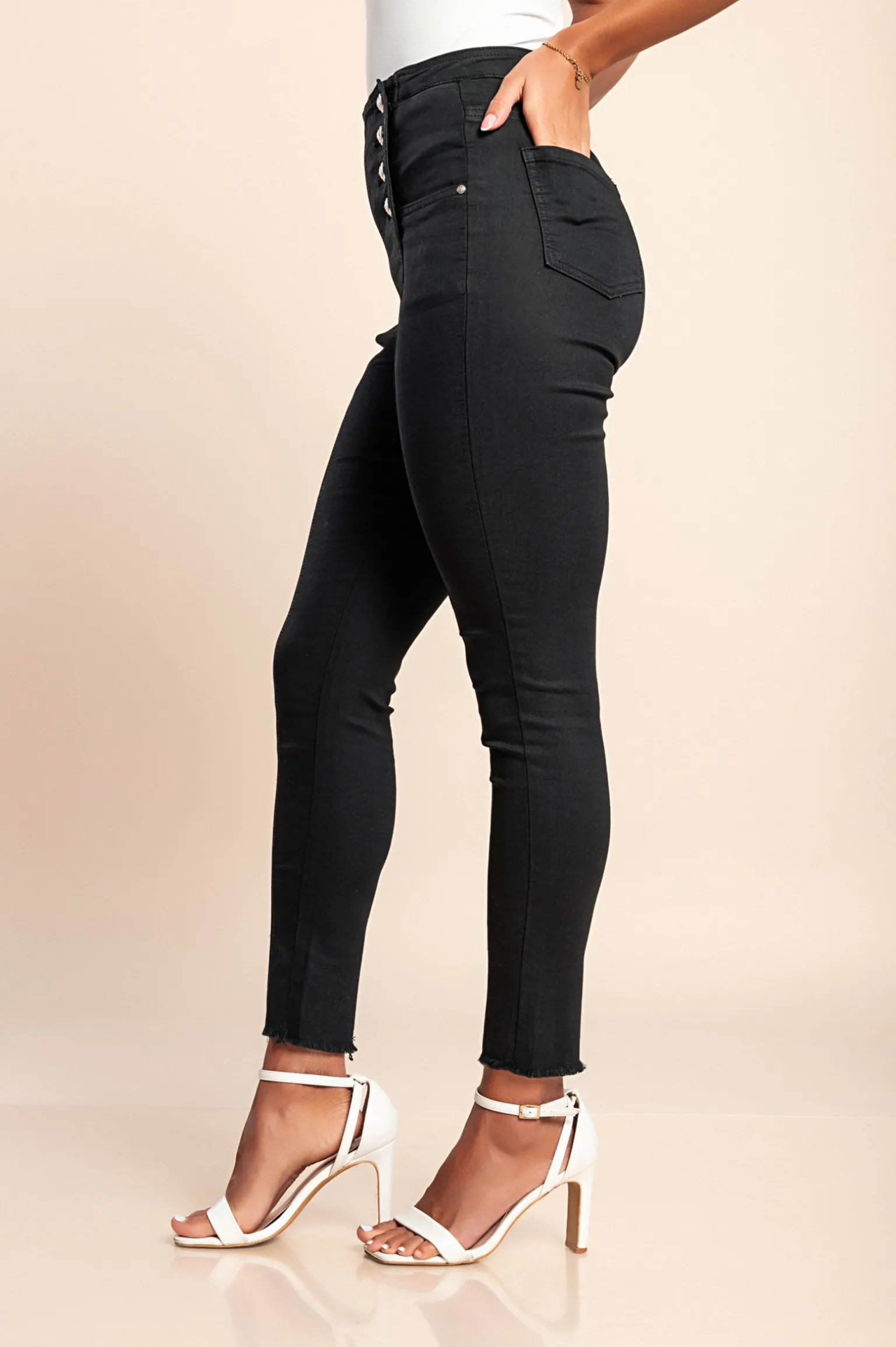 Jeans con bottoni decorativi, neri