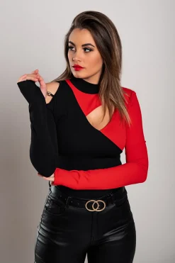 Maglietta con scollo asimmetrico Tahy, nera e rossa