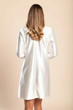 Miniabito elegante realizzato in simil raso, bianco