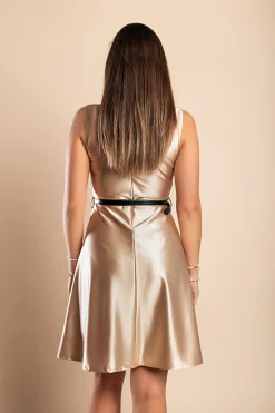 Miniabito realizzato in simil raso, beige