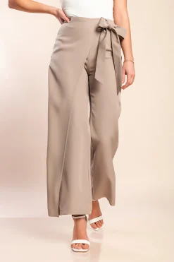 Pantaloni eleganti con volant, beige