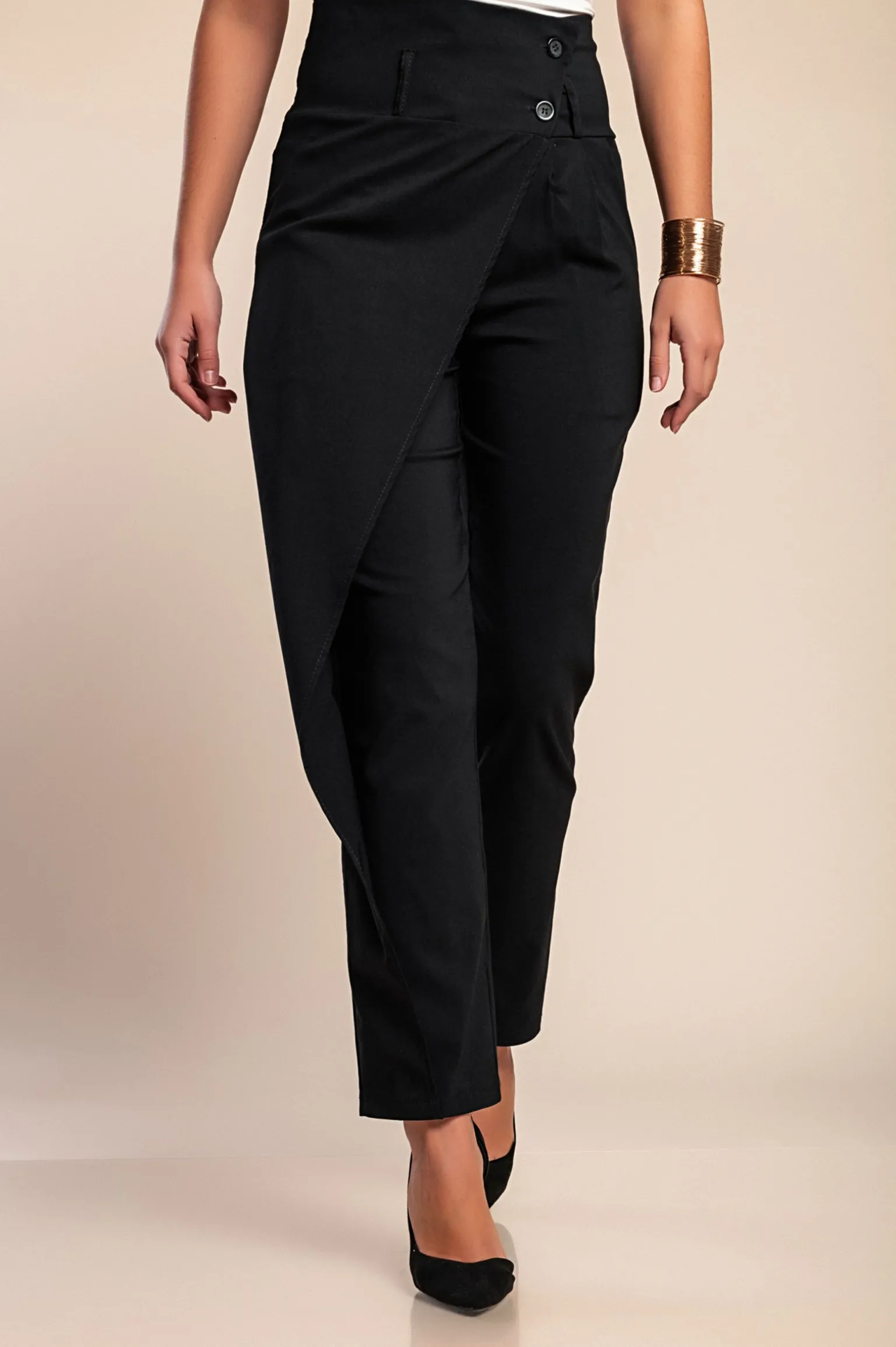 Pantaloni eleganti con volant, neri