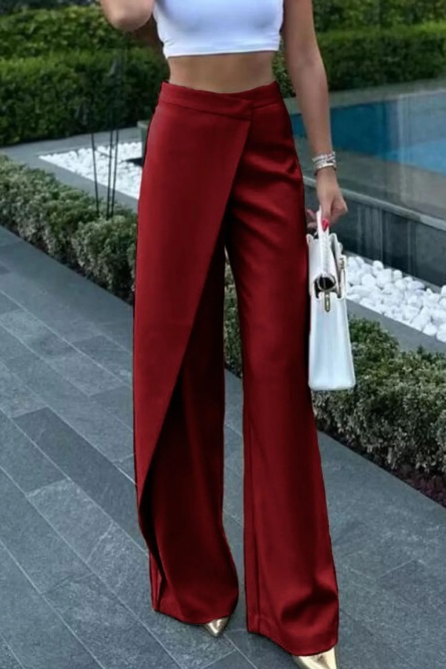 Pantaloni eleganti con volant, bordeaux
