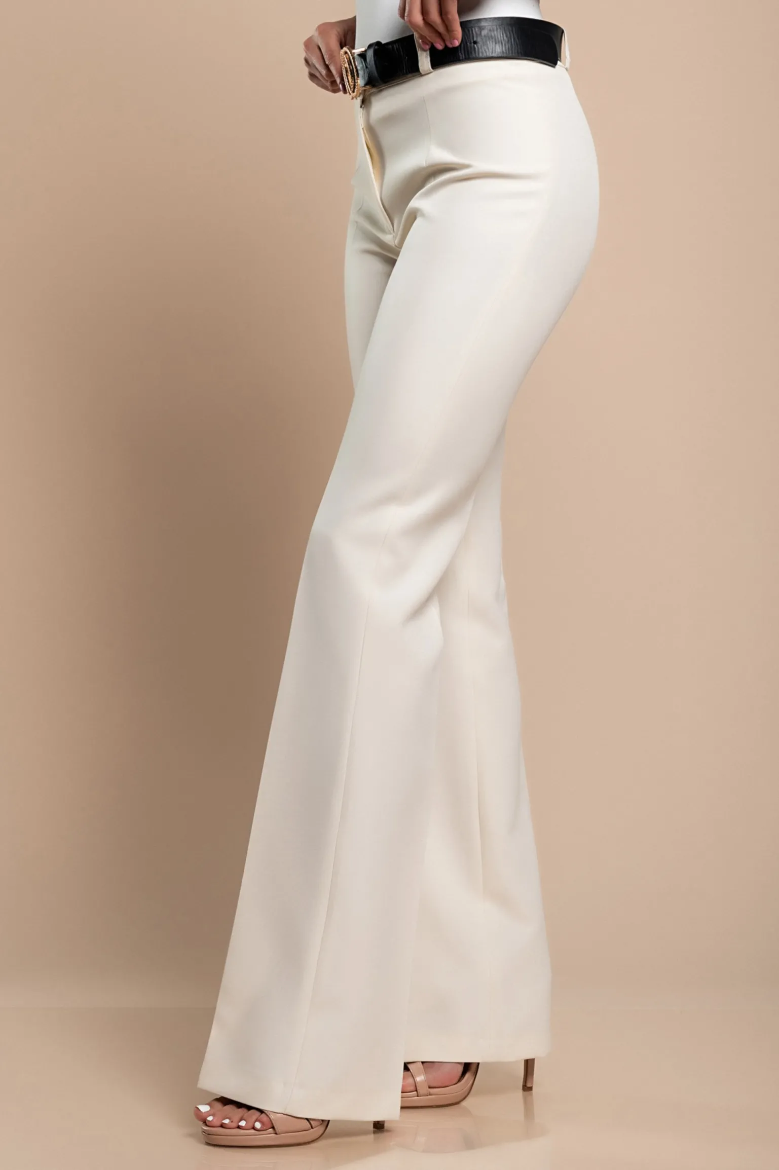 Pantaloni eleganti dal taglio dritto, beige