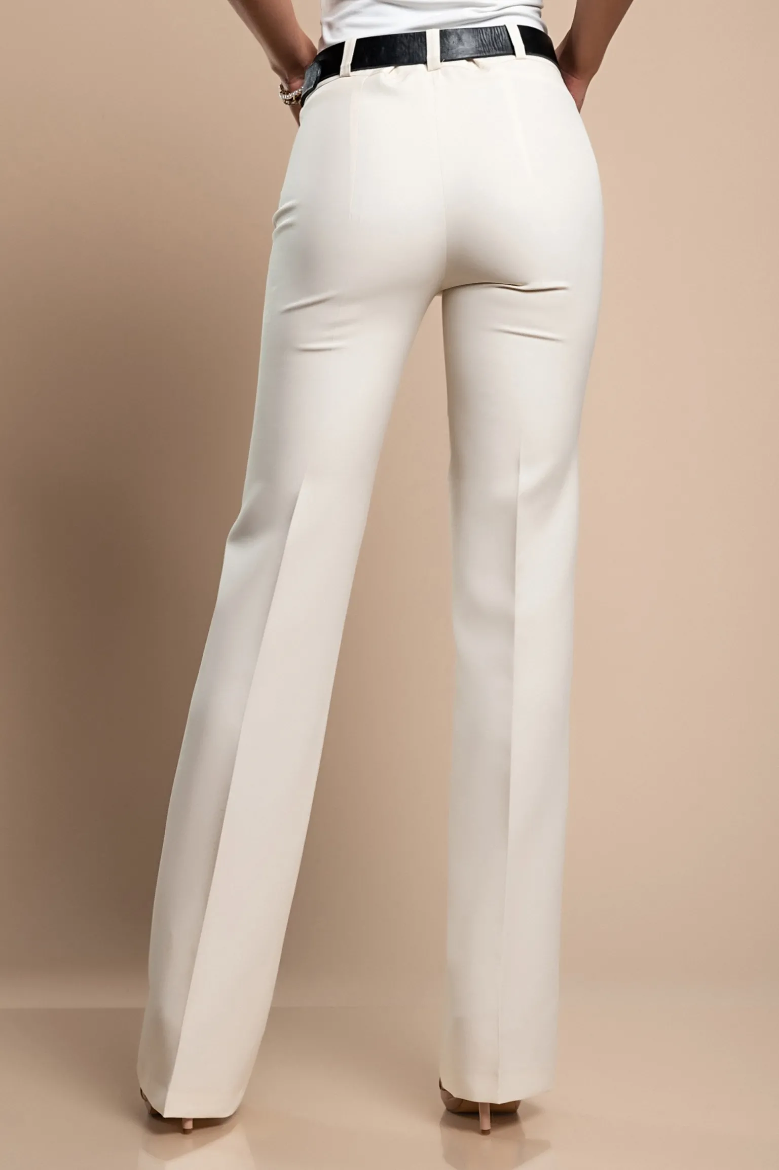Pantaloni eleganti dal taglio dritto, beige