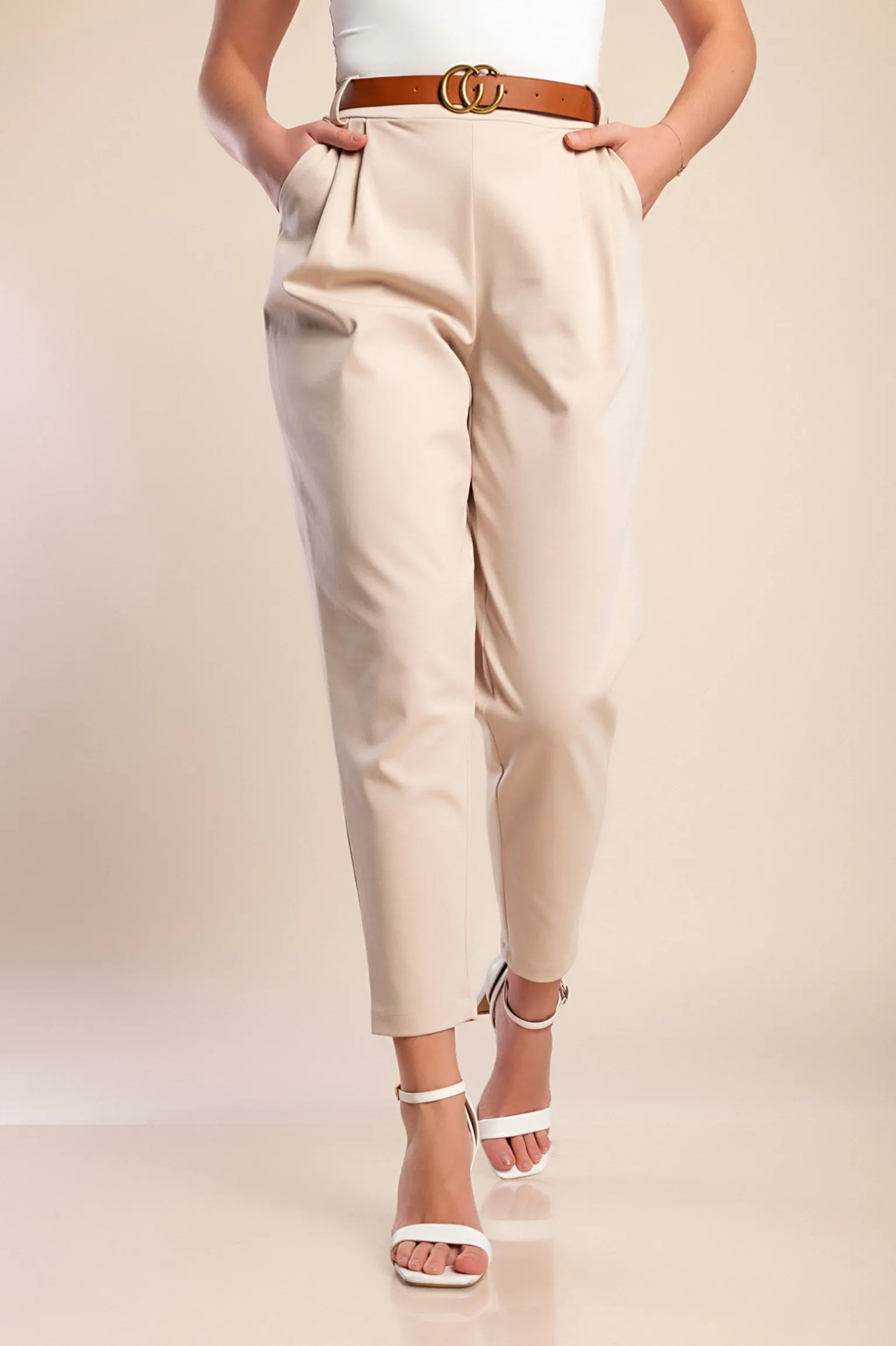 Pantaloni lunghi con cintura decorativa, beige