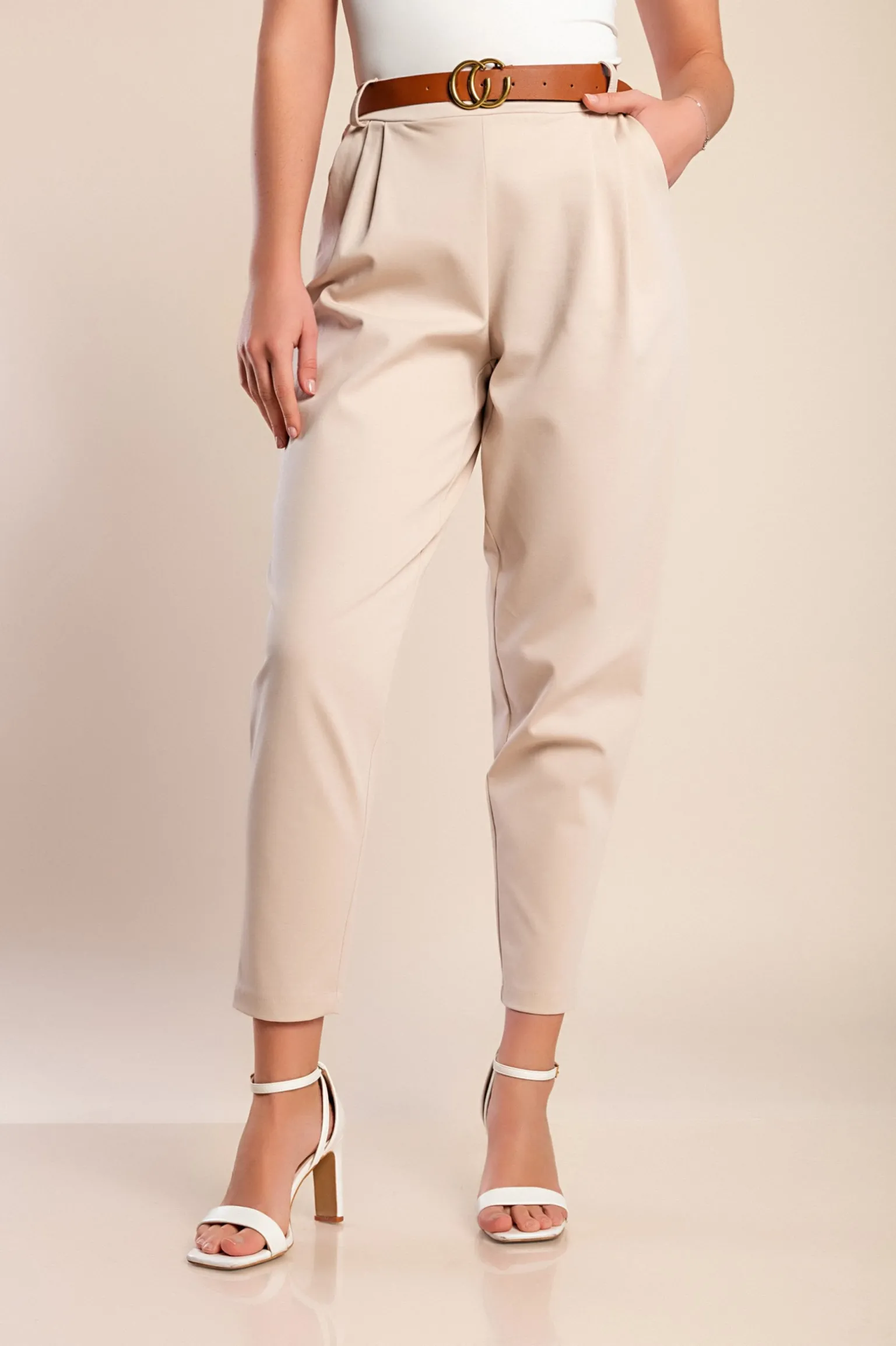 Pantaloni lunghi con cintura decorativa, beige