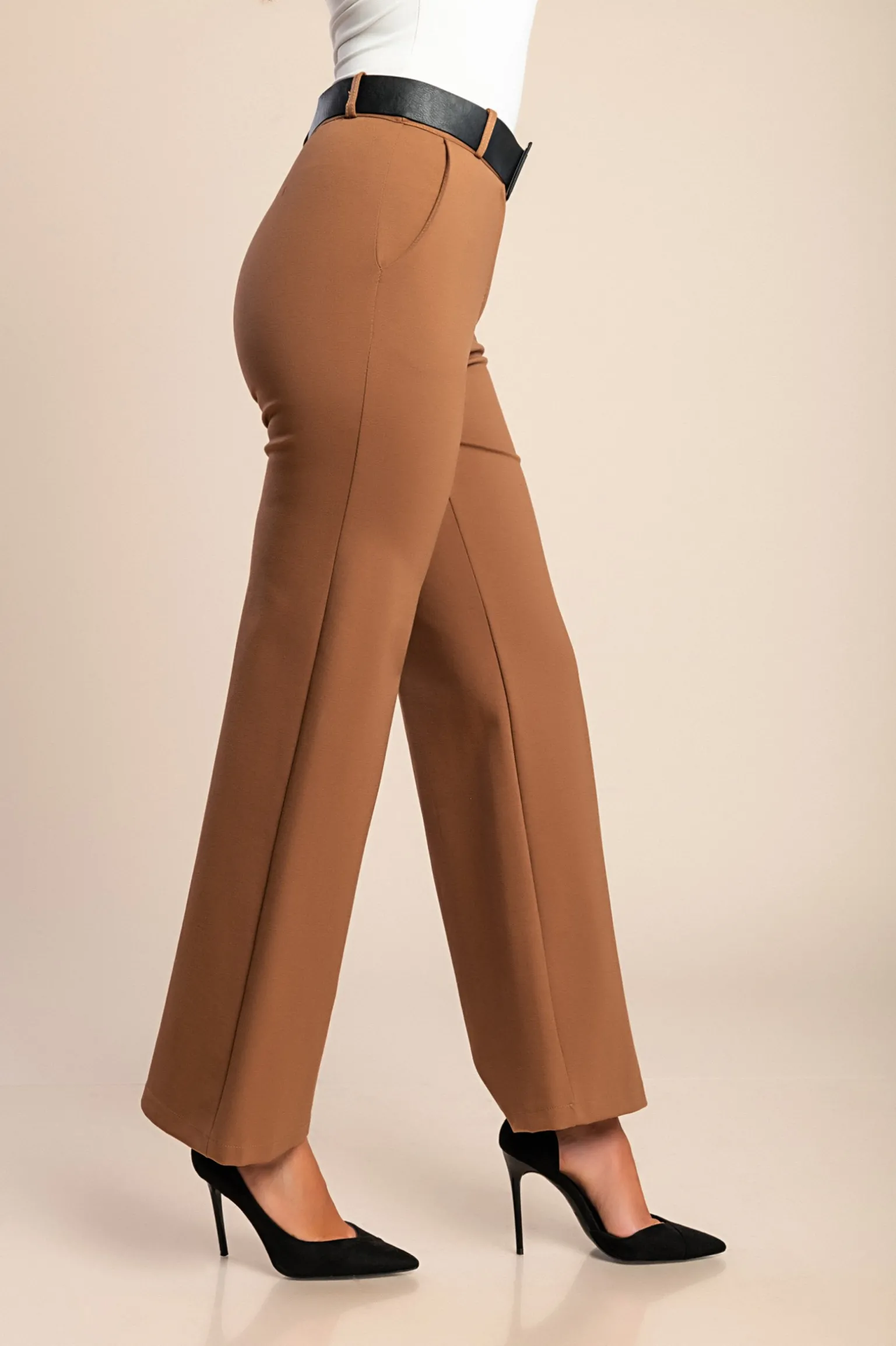 Pantaloni lunghi eleganti, color cammello